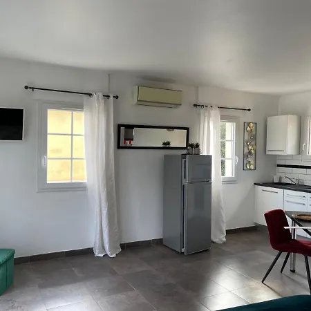 Location Studio De Charme 1er Etage
